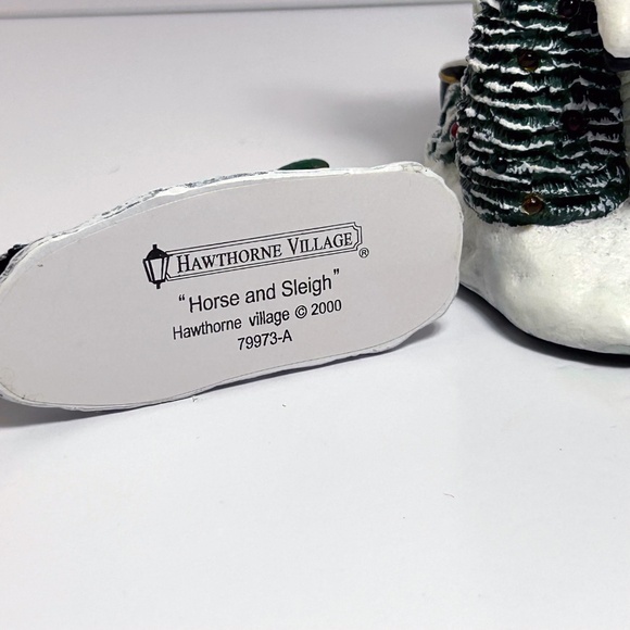 Thomas Kinkade Hawthorne Village Christmas Toy Shop - Picture 10 of 12